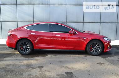 Лифтбек Tesla Model S 2015 в Киеве