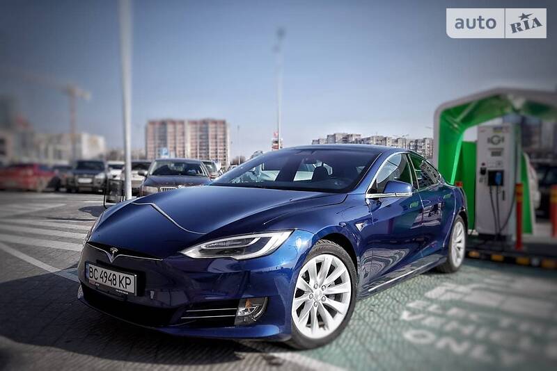 Tesla Model S 90 D