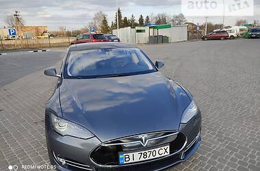 Лифтбек Tesla Model S 2013 в Пирятине