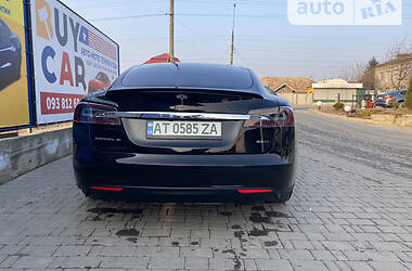 Ліфтбек Tesla Model S 2015 в Львові