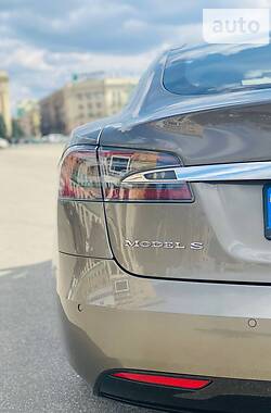 Хетчбек Tesla Model S 2016 в Харкові