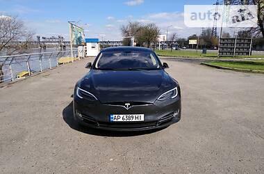 Tesla Model S 2014