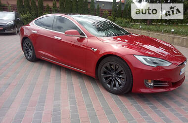 Tesla Model S 2019