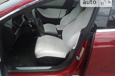 Лифтбек Tesla Model S 2019 в 