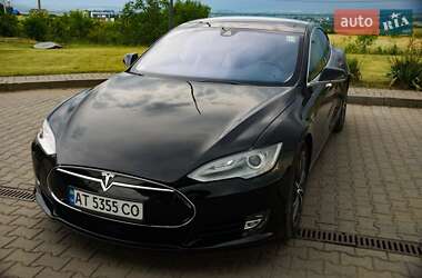 Хэтчбек Tesla Model S 2015 в Коломые