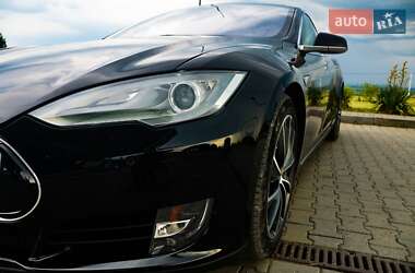 Хэтчбек Tesla Model S 2015 в Коломые