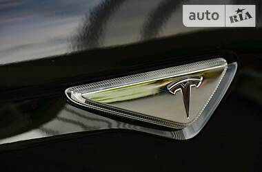 Хэтчбек Tesla Model S 2015 в Коломые