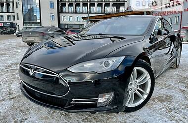 Хетчбек Tesla Model S 2015 в Тернополі