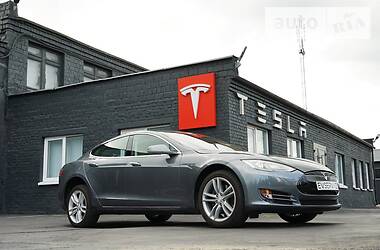 Седан Tesla Model S 2013 в Киеве