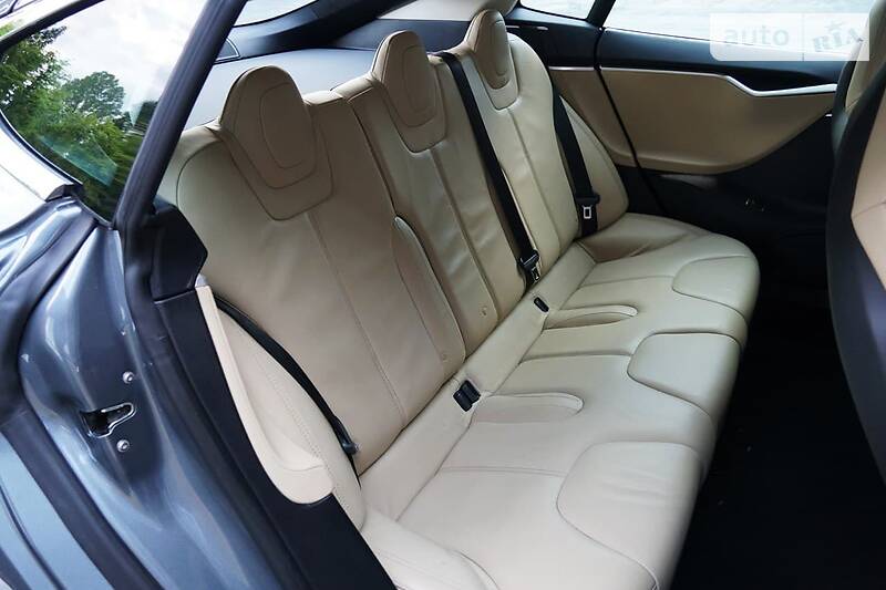 Седан Tesla Model S 2013 в Киеве