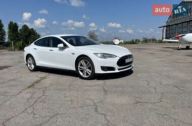 Ліфтбек Tesla Model S 2015 в Черкасах