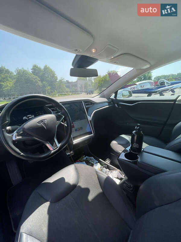 Лифтбек Tesla Model S 2015 в Черкассах
