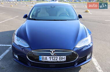 Tesla Model S 2016