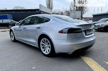 Лифтбек Tesla Model S 2018 в Киеве