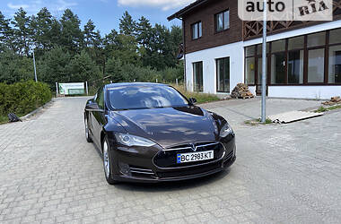 Ліфтбек Tesla Model S 2013 в Львові