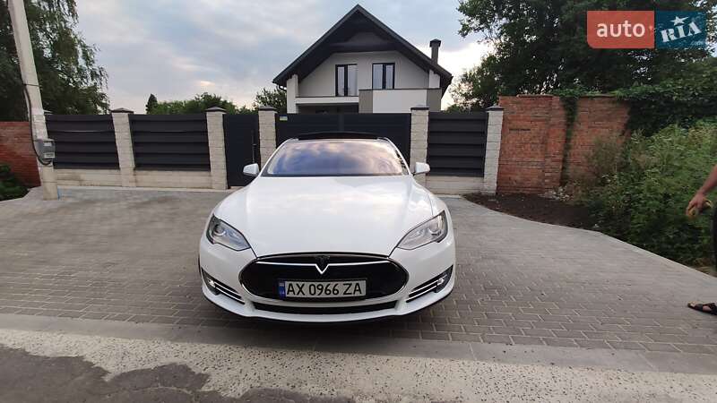 Ліфтбек Tesla Model S 2014 в Харкові фото 7 Ліфтбек Tesla Model S 2014 в Харкові
