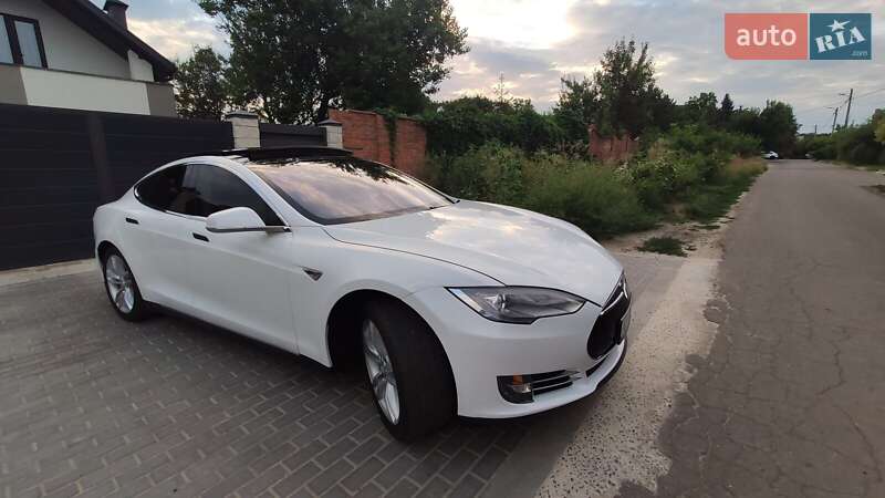 Ліфтбек Tesla Model S 2014 в Харкові фото 9 Ліфтбек Tesla Model S 2014 в Харкові