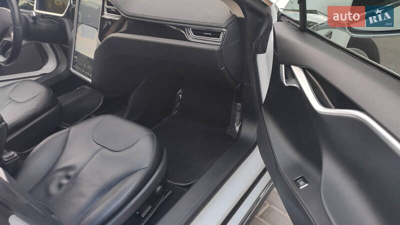 Ліфтбек Tesla Model S 2014 в Харкові фото 20 Ліфтбек Tesla Model S 2014 в Харкові