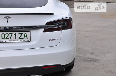 Хэтчбек Tesla Model S 2015 в Броварах