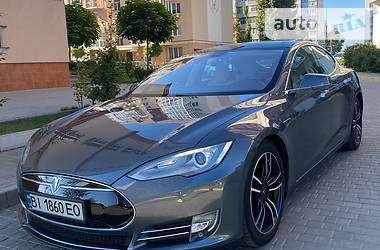 Tesla Model S 2013