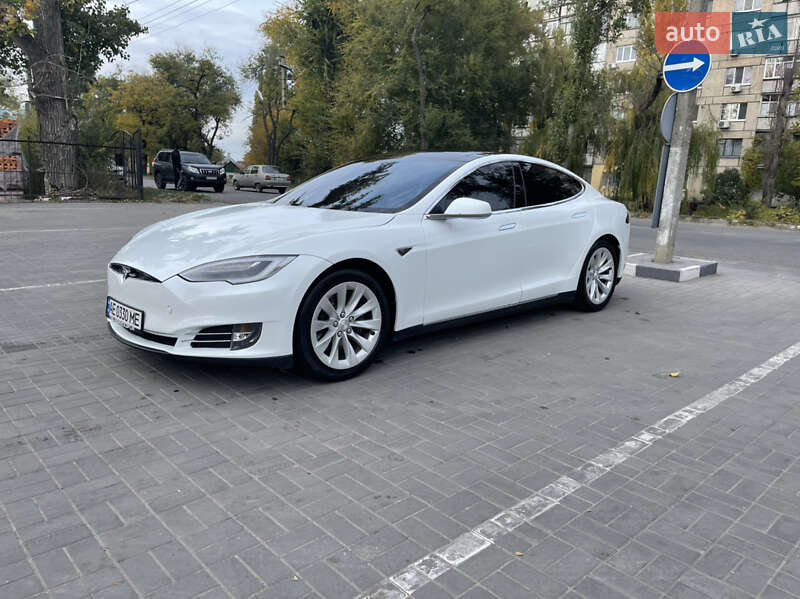 Tesla Model S 2013