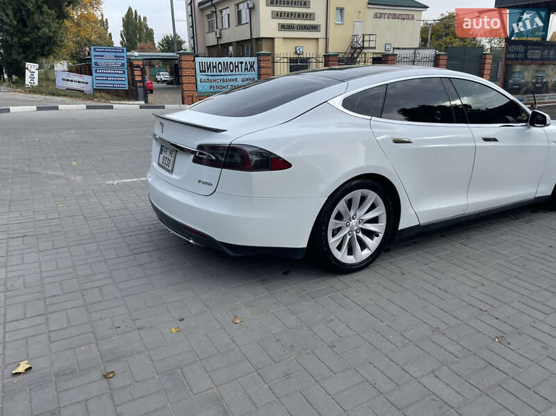 Лифтбек Tesla Model S 2013 в Днепре