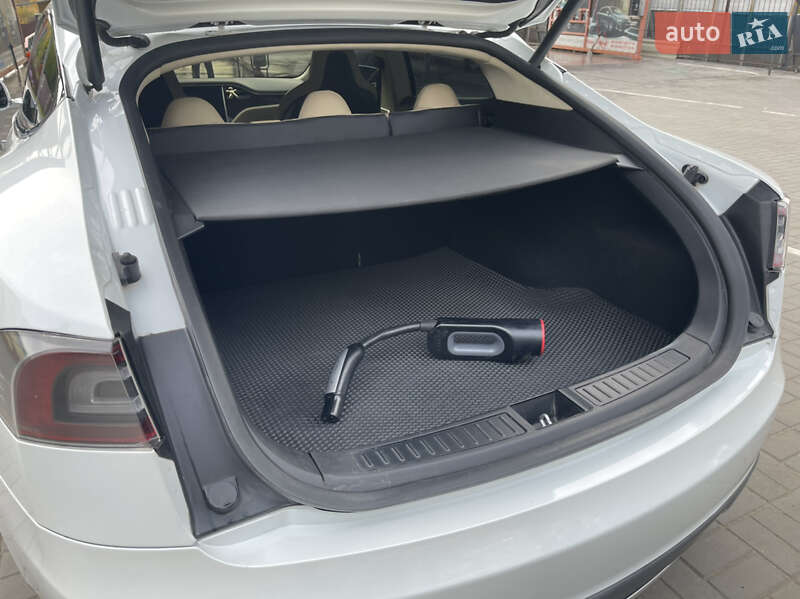 Лифтбек Tesla Model S 2013 в Днепре