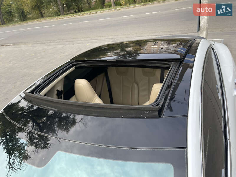 Лифтбек Tesla Model S 2013 в Днепре
