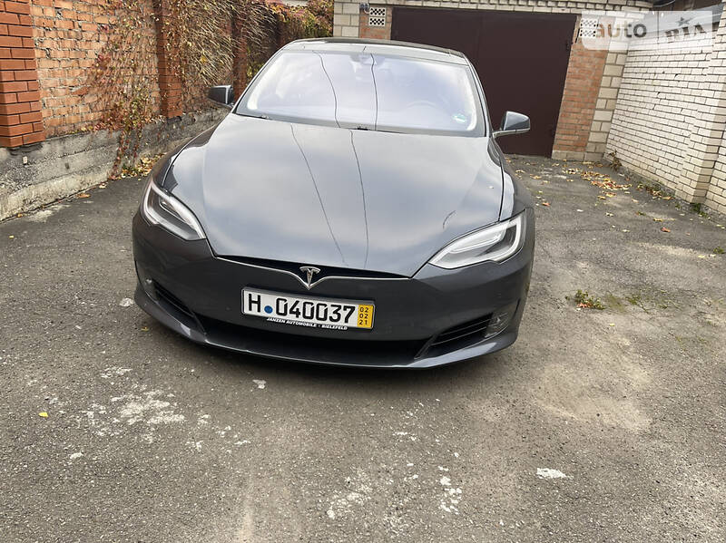 Хэтчбек Tesla Model S 2016 в Виннице