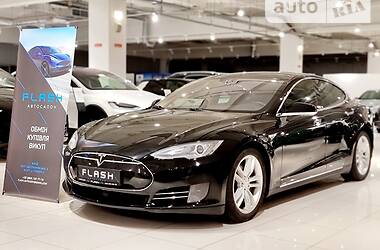 Tesla Model S 2015