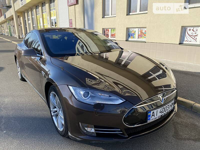 Ліфтбек Tesla Model S 2013 в Києві