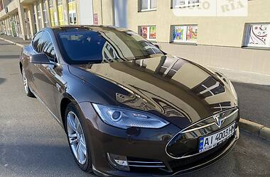 Tesla Model S 2013