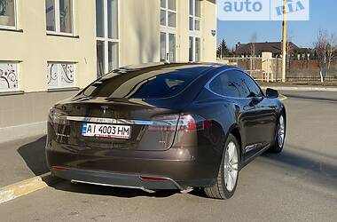 Ліфтбек Tesla Model S 2013 в Києві