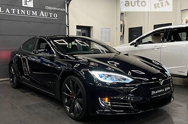 Седан Tesla Model S 2016 в Одессе