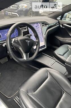 Хэтчбек Tesla Model S 2016 в Киеве