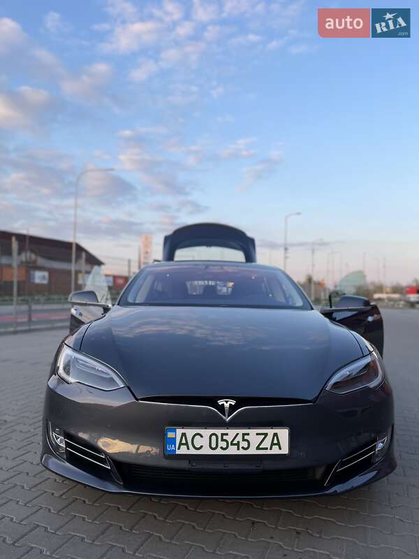 Седан Tesla Model S 2018 в Луцьку