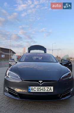 Седан Tesla Model S 2018 в 