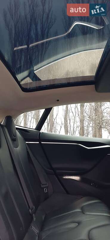 Ліфтбек Tesla Model S 2013 в Києві