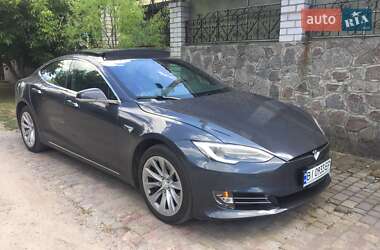 Хэтчбек Tesla Model S 2016 в Кременчуге