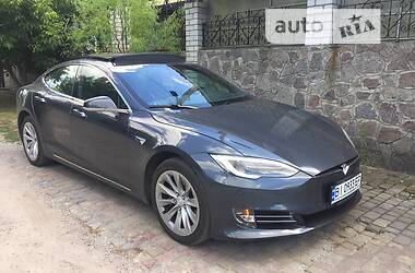 Хэтчбек Tesla Model S 2016 в Кременчуге