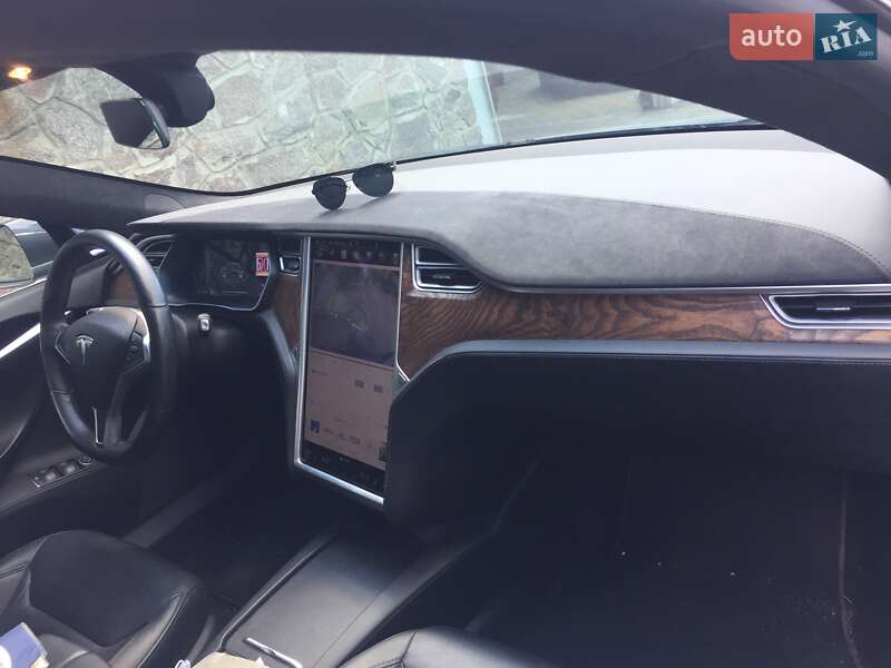 Хетчбек Tesla Model S 2016 в Кременчуці