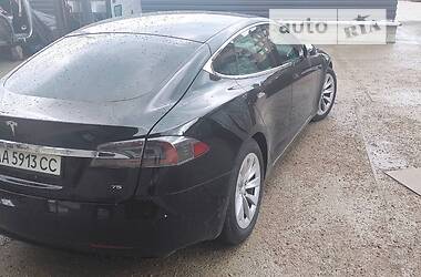 Лифтбек Tesla Model S 2016 в Киеве