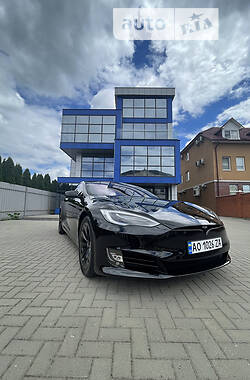 Лифтбек Tesla Model S 2017 в Мукачево