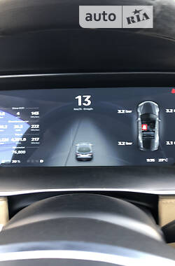 Лифтбек Tesla Model S 2016 в 