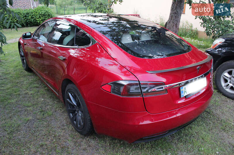 Хэтчбек Tesla Model S 2019 в Киеве