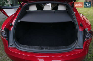 Хэтчбек Tesla Model S 2019 в Киеве