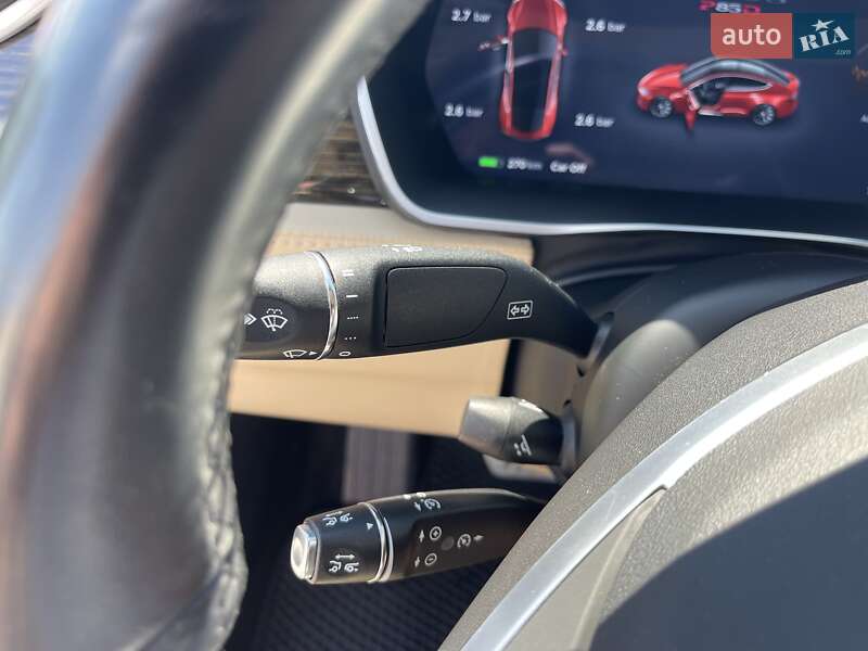 Лифтбек Tesla Model S 2014 в Черновцах