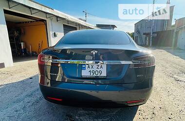 Лифтбек Tesla Model S 2016 в Харькове