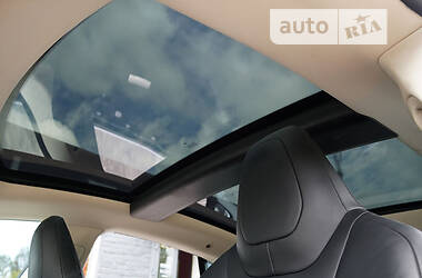 Лифтбек Tesla Model S 2014 в 