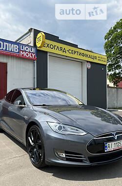 Лифтбек Tesla Model S 2014 в Яготине